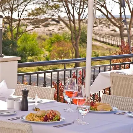 Vale Do Garrao Sleeps 6 Pool Air Con Wifi וילה
